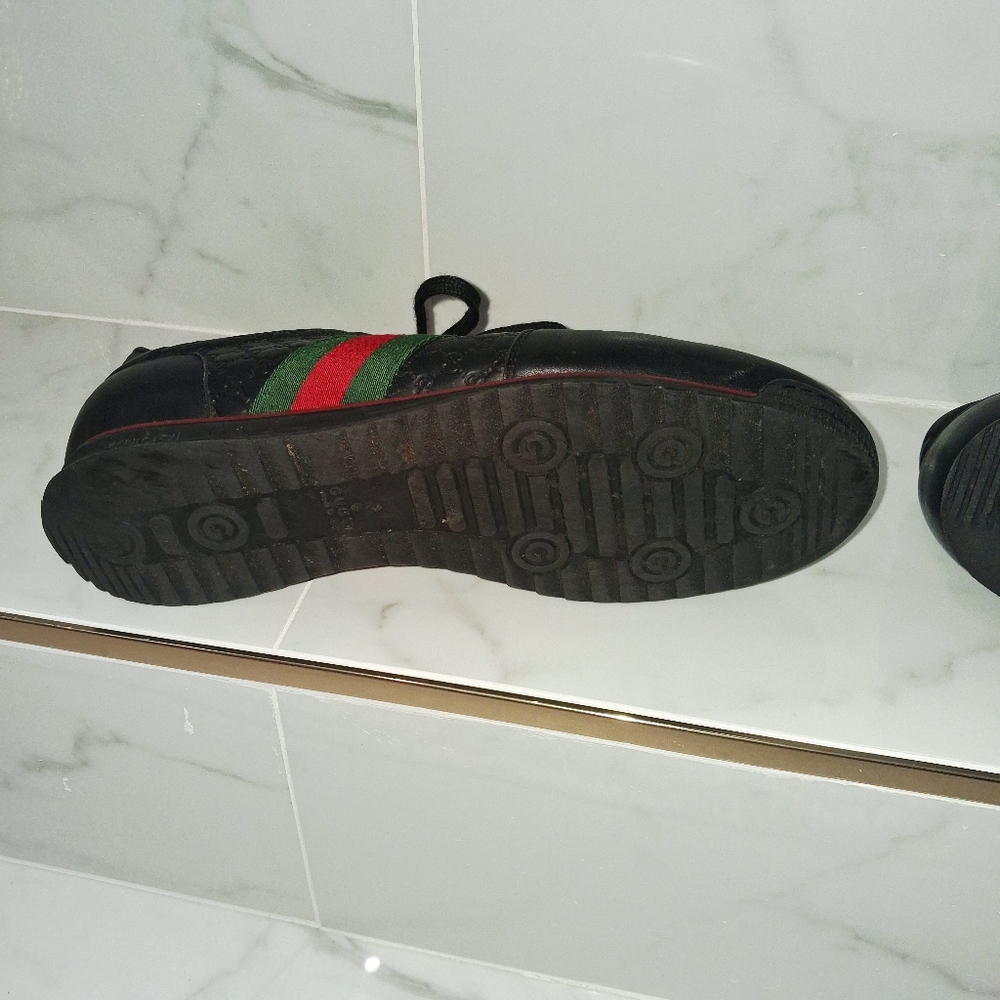Gucci Black Leather Sneaker with Green and Red Web - Picture 8 of 9